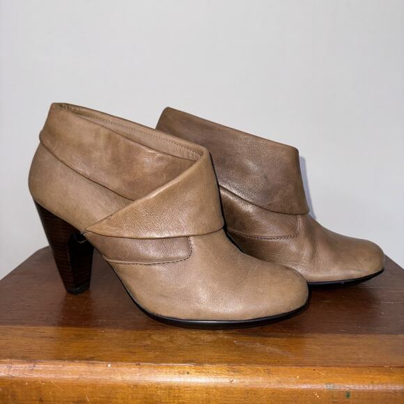 Sofft Shoes - Y2K Brown Leather Ankle Boots Stacked Heel Retro 70s Fairy 9
